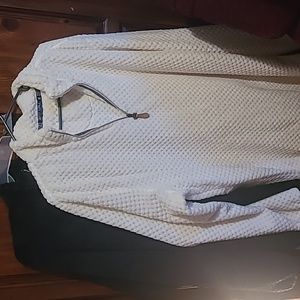 NWOT Set of 2 warm pullovers. Size 3x